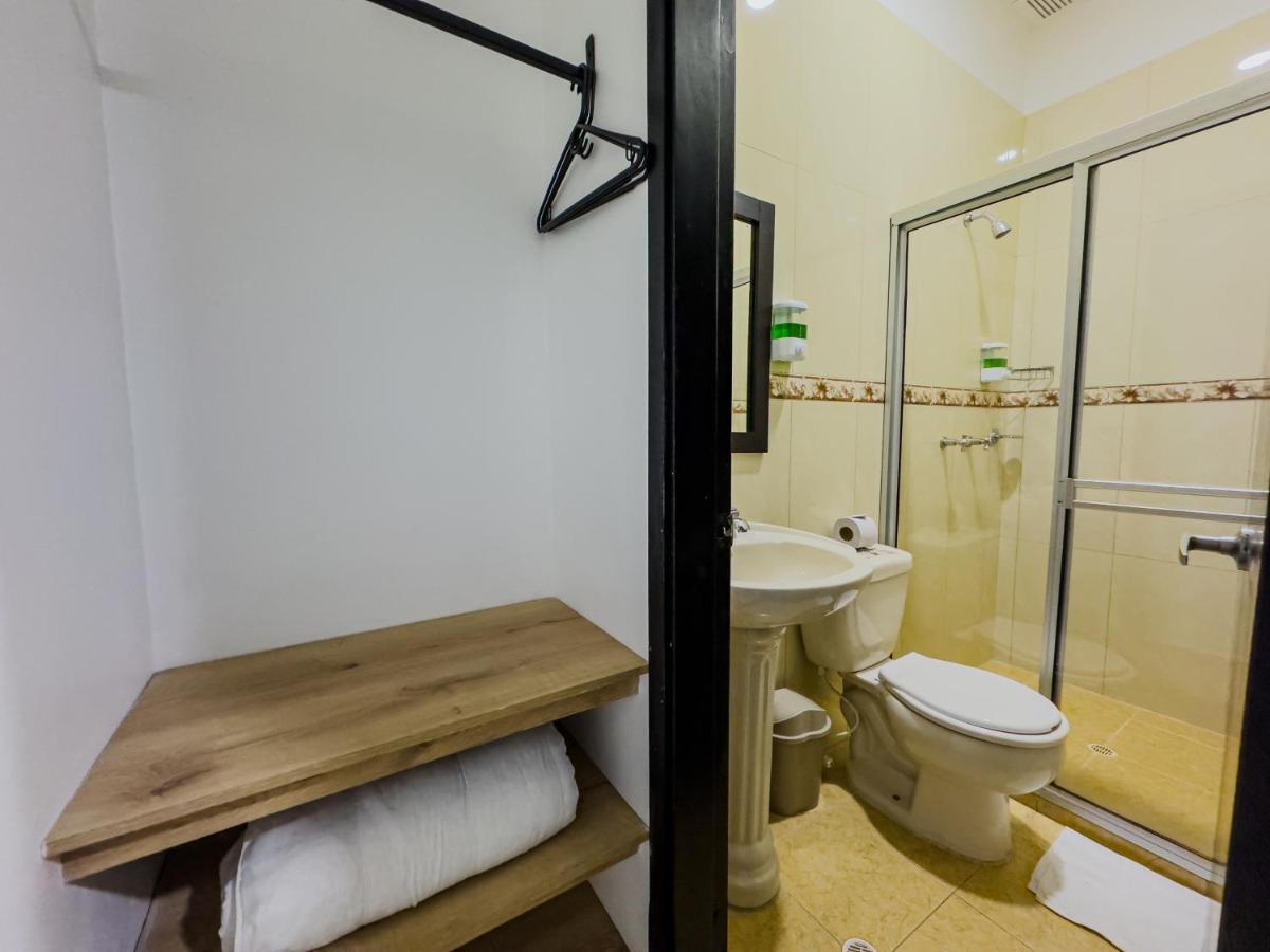 Hotel Central Plaza Medellin Itagüí Екстериор снимка